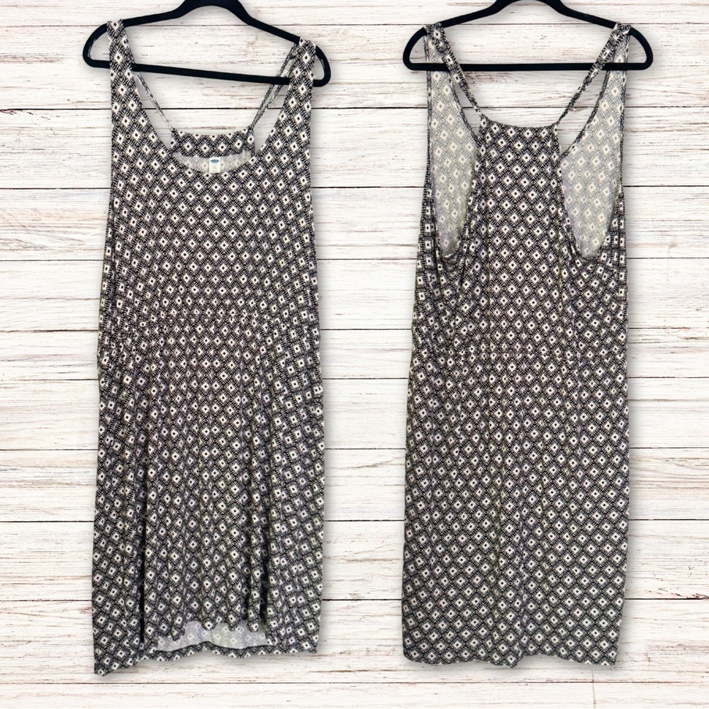 🤍🖤 Old Navy Dress - Black & White Geometric Racerback XXL